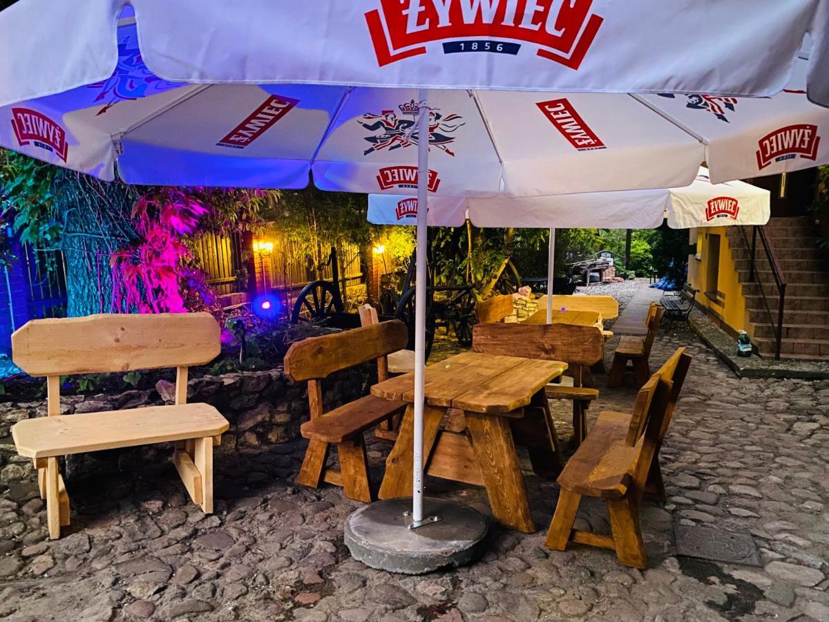 Karczma Pod Jesionem Hotel Brdow Kültér fotó