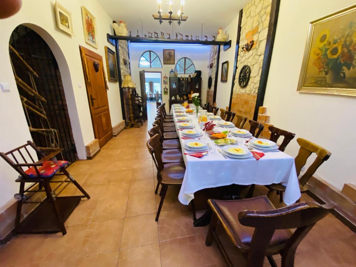 Karczma Pod Jesionem Hotel Brdow Kültér fotó