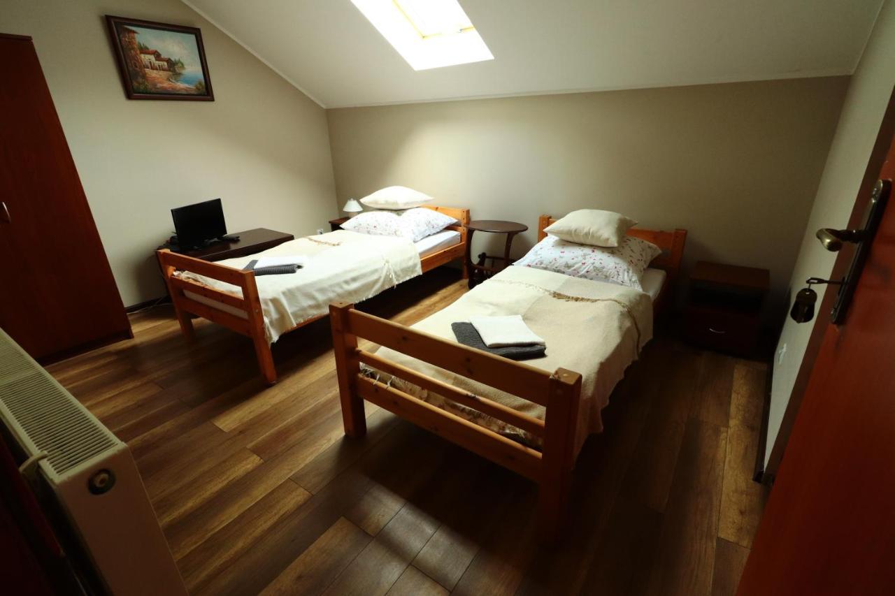 Karczma Pod Jesionem Hotel Brdow Kültér fotó