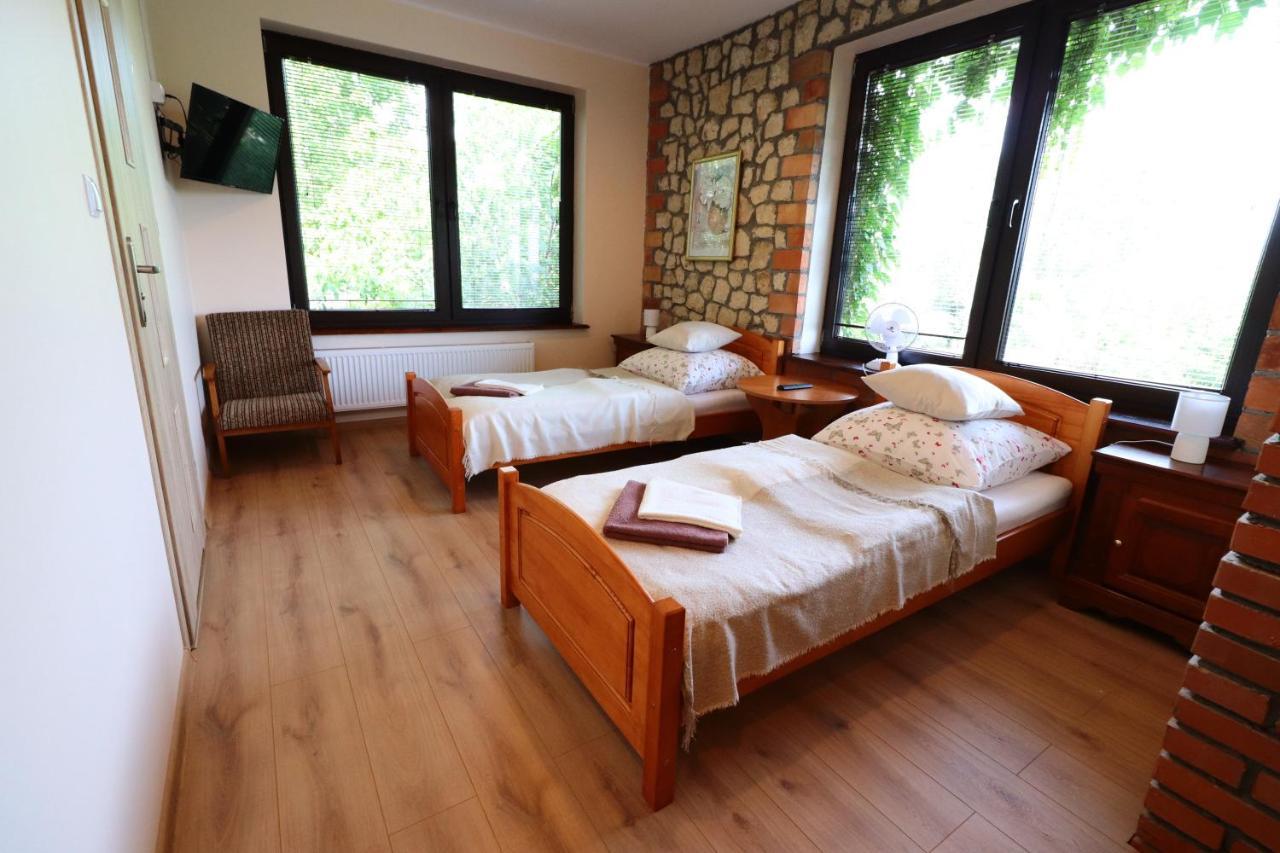 Karczma Pod Jesionem Hotel Brdow Kültér fotó