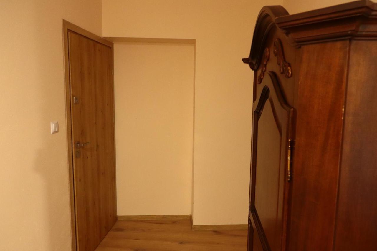 Karczma Pod Jesionem Hotel Brdow Kültér fotó
