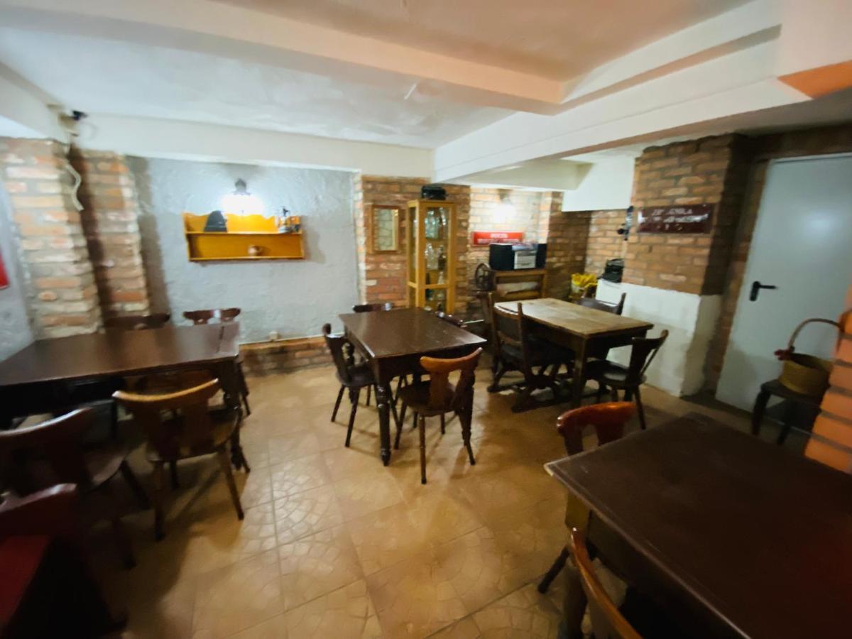 Karczma Pod Jesionem Hotel Brdow Kültér fotó