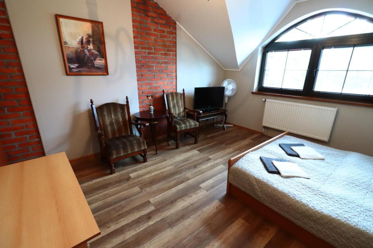 Karczma Pod Jesionem Hotel Brdow Kültér fotó