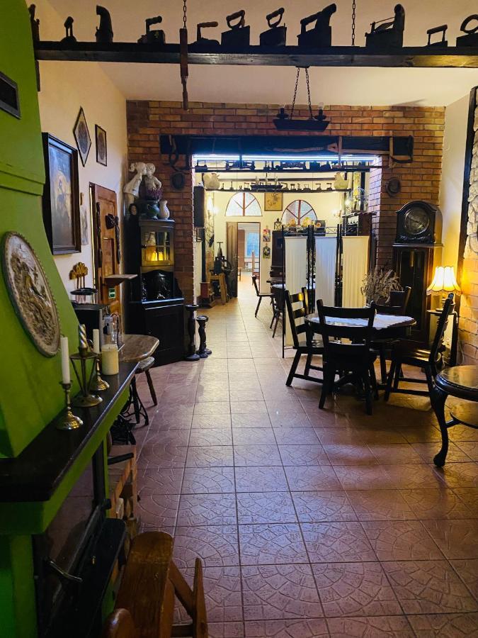 Karczma Pod Jesionem Hotel Brdow Kültér fotó