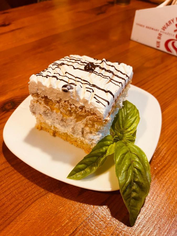 Karczma Pod Jesionem Hotel Brdow Kültér fotó